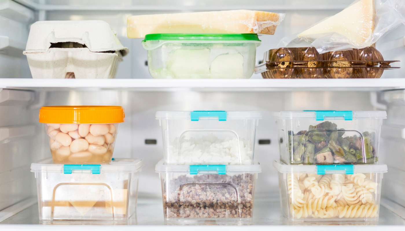 Alimentos na geladeira. (Crédito: freepik/freepik)