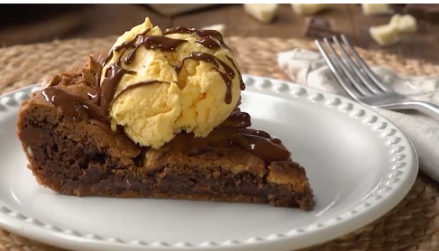 Brownie na frigideira. (Crédito: Reprodução/Instagram @delicioso.com.br)