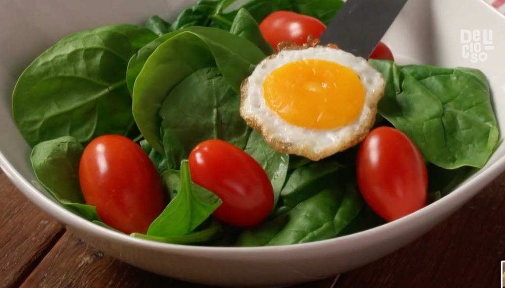 Mini ovos fritos. (Crédito: Reprodução/YouTube @DeliciosoBr) 