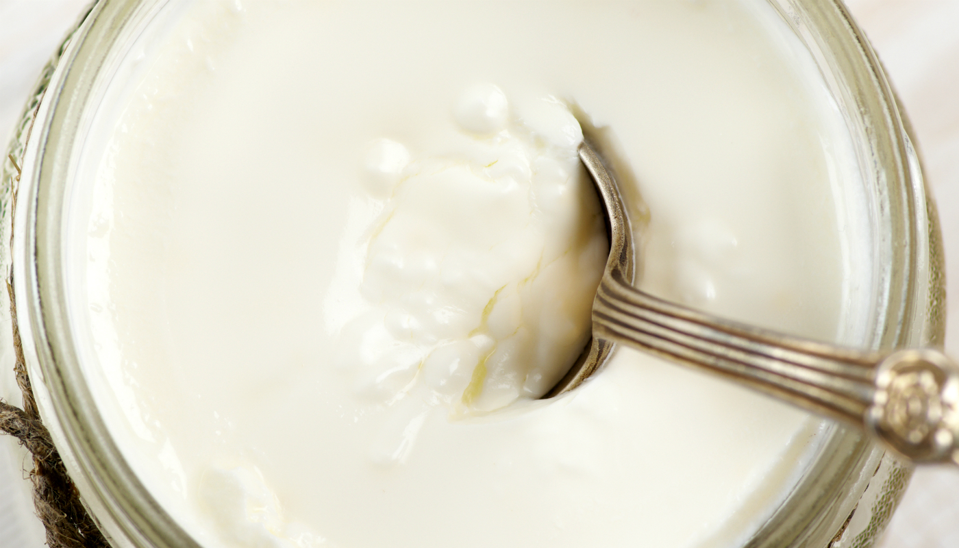 O que é buttermilk, também conhecido como leitelho ou leite de manteiga? Como fazer?