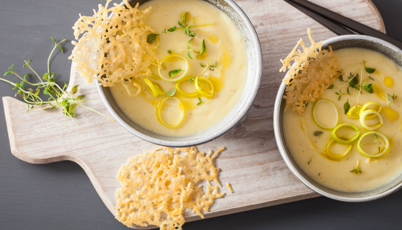 Crocante de parmesão na sopa