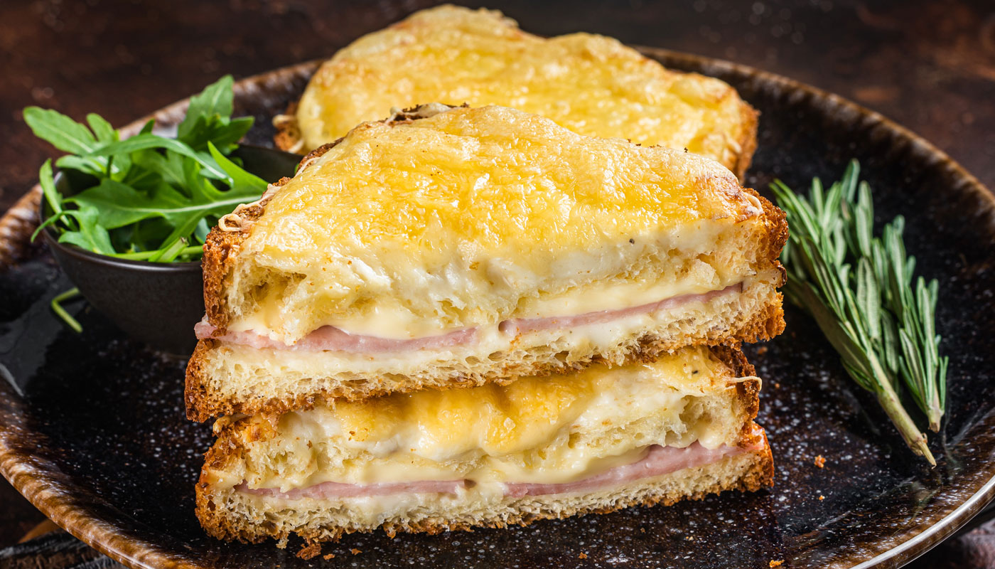 Croque monsieur: onde comer o “misto quente gourmet” coberto com molho bechamel