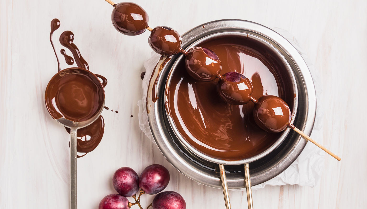 Espetinho de uva com chocolate