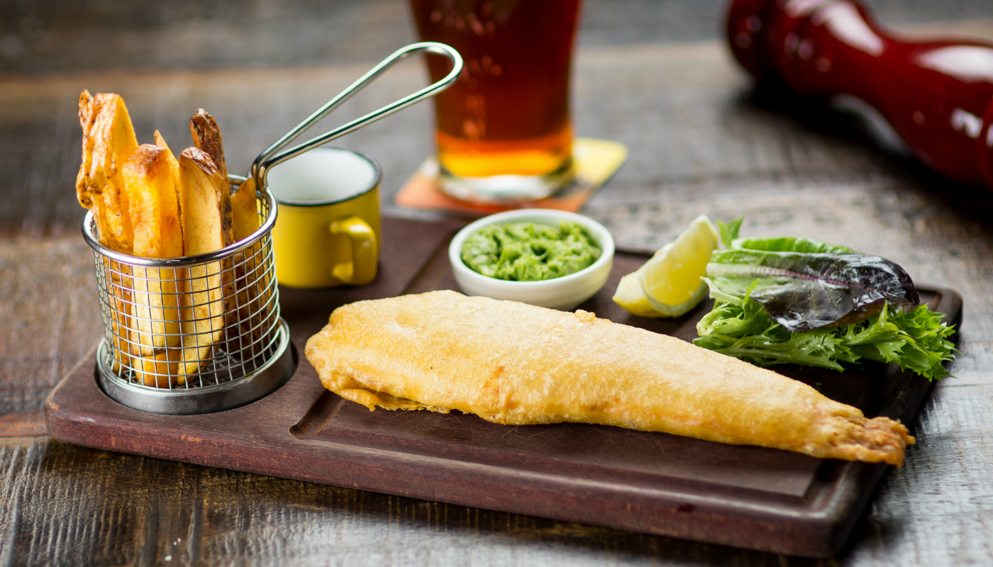 Fish and chips (e molho tártaro): como fazer em casa o prato adorado no Reino Unido