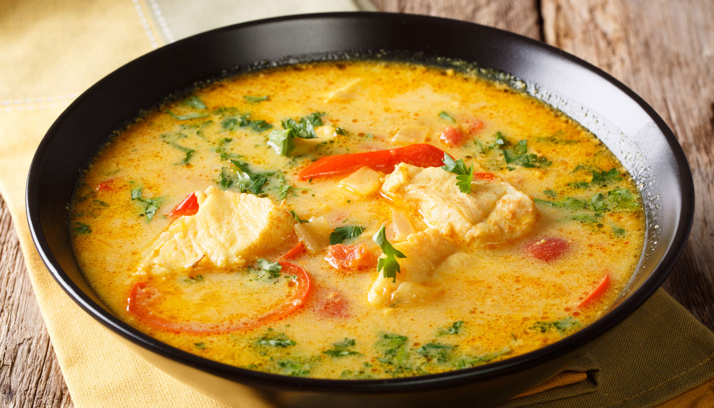 Moqueca é prato com cara de restaurante, mas prepará-la é simples: veja a receita