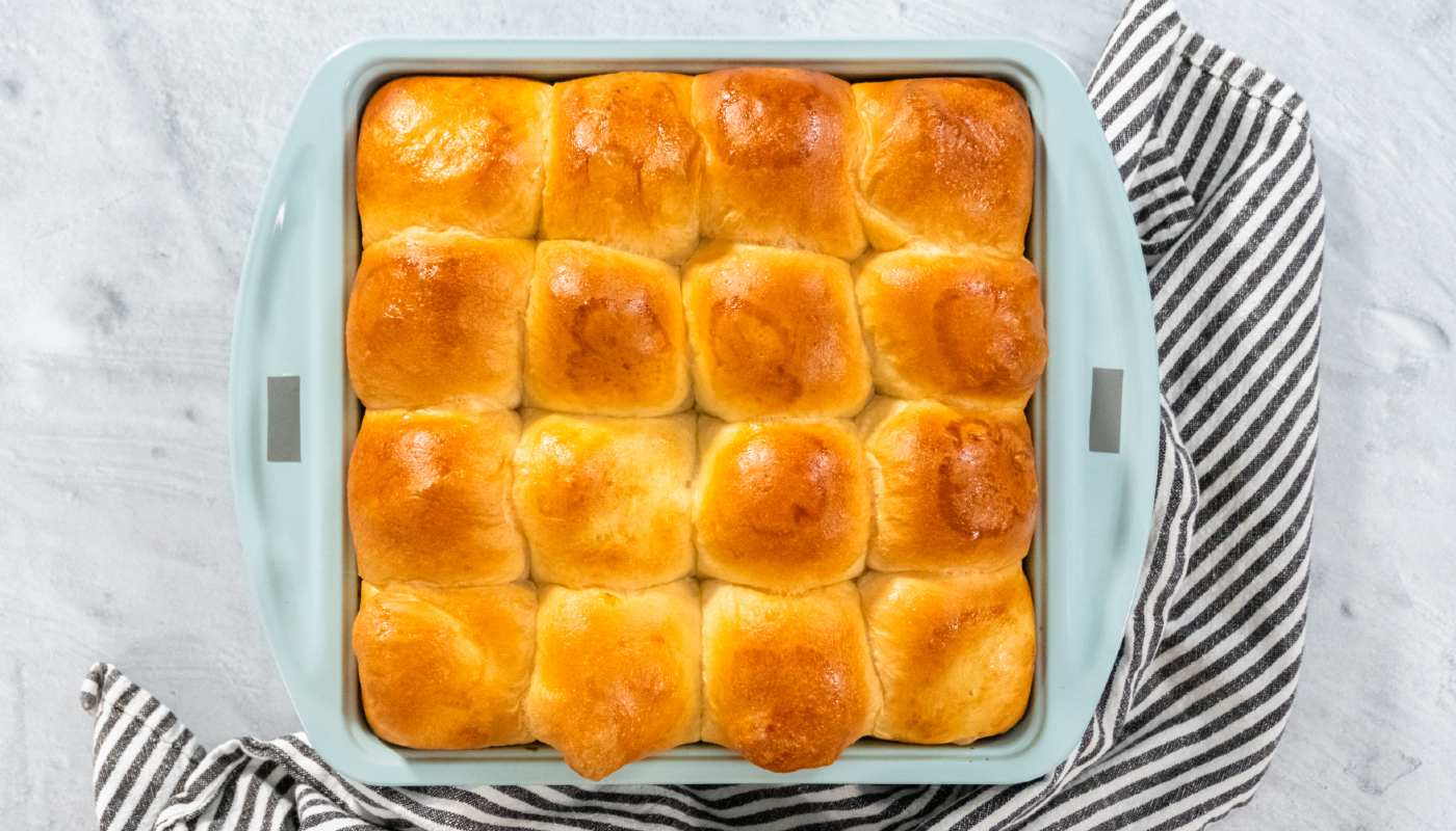 Torta salgada ou doce com bisnaga de padaria no lugar da massa: veja 2 receitas!
