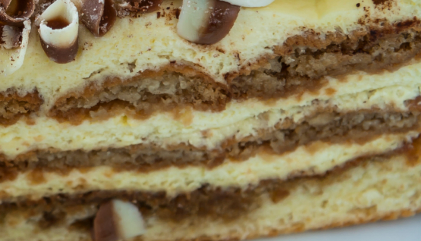 Pavê de chocolate branco e leite condensado para comer de joelhos