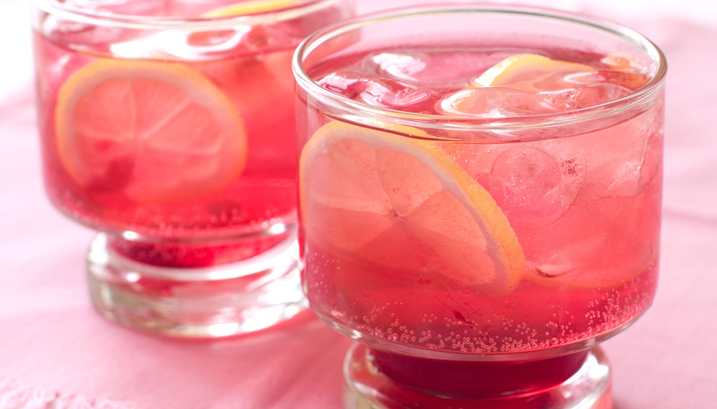 Veja como fazer uma limonada rosa linda igual à dos restaurantes, mas totalmente natural
