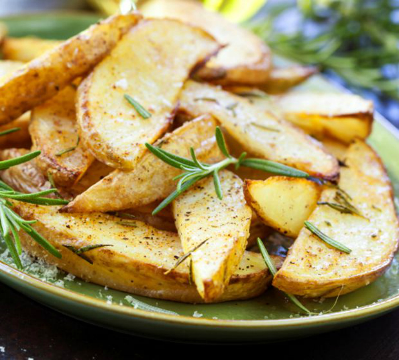 Melhor batata frita do mundo é feita no forno com pouco óleo (segredo é usar farinha)
