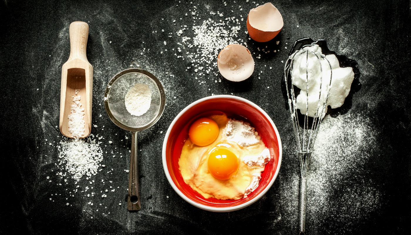 “Triângulo amoroso químico” é segredo de culinarista para fazer bolo PERFEITO