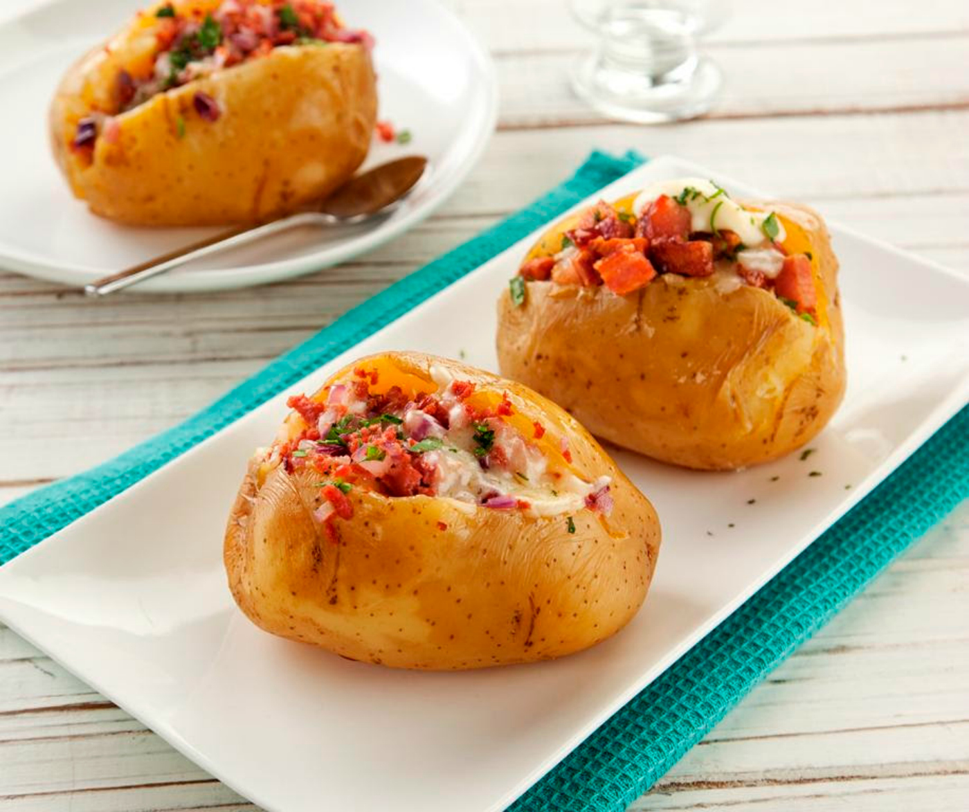 Recheada com linguiça e bacon + 3 receitas ótimas com batata para esquecer a dieta