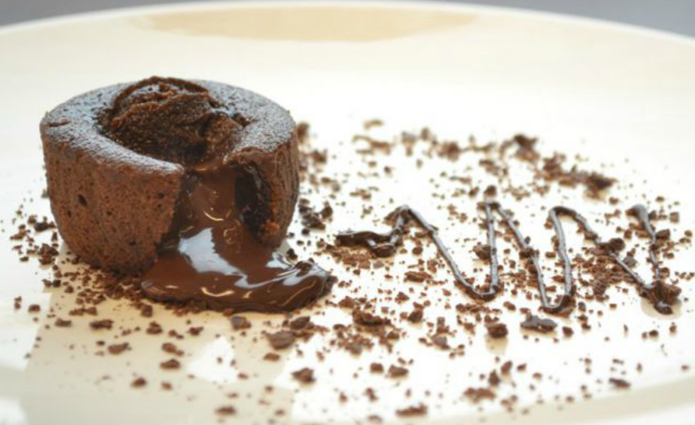 Petit Gateau sem farinha: receita mais leve do bolinho mais delicioso do mundo