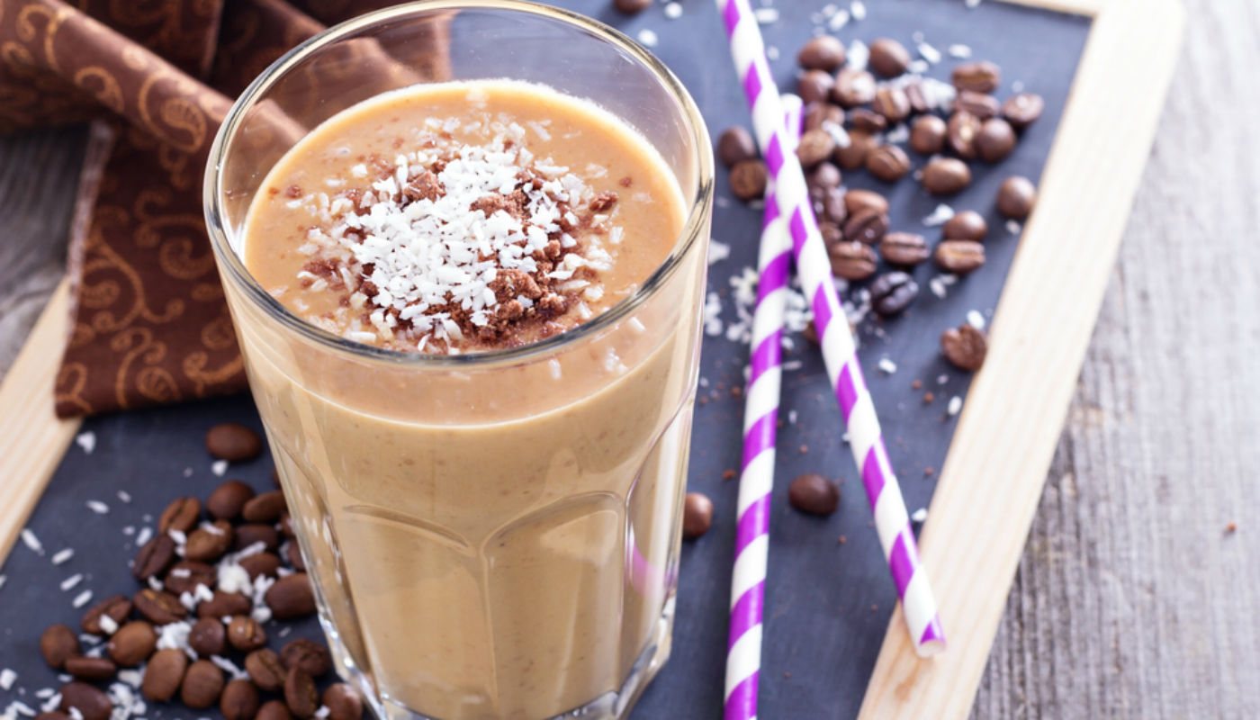 Leite de coco não tem lactose e pode ser usado em vitaminas: veja 4 receitas fáceis