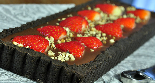 Torta de chocolate simples para fazer MUITO rápido usando bolachas