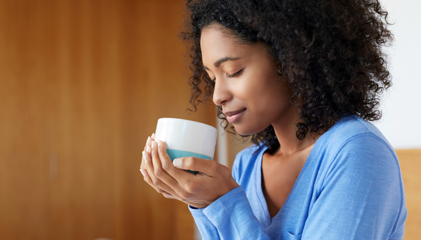 Forma diferente de adoçar café pode deixá-lo muito mais gostoso (e é simples fazer)